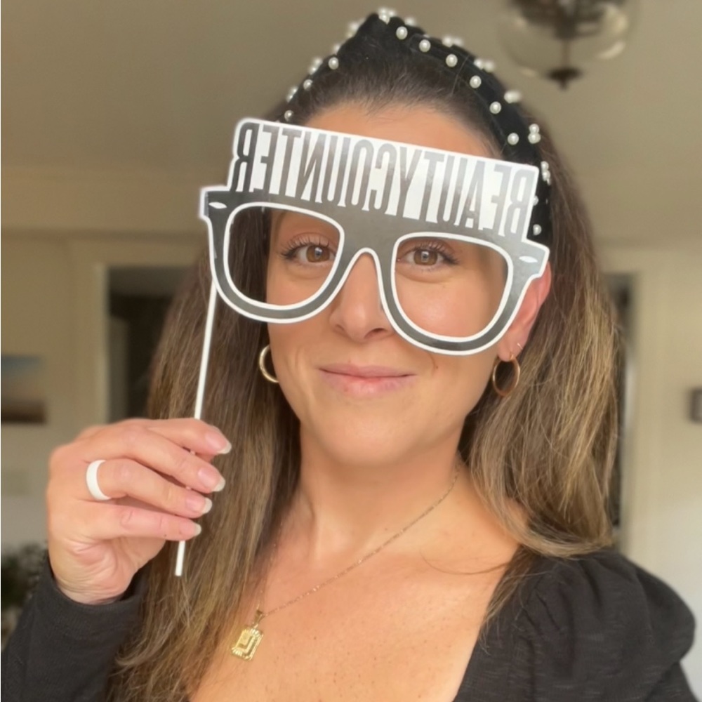 Meet your Posher, Laura